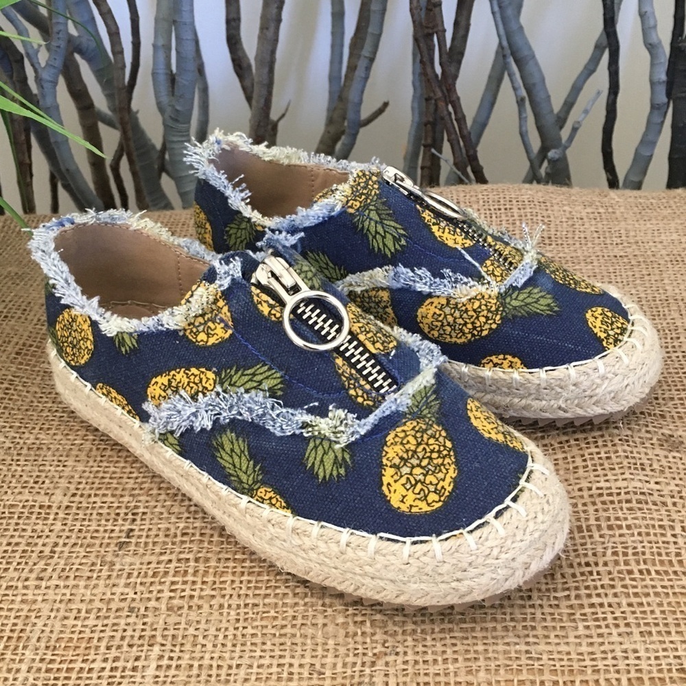 EUC Bakers Girl’s Pineapple Print Espadrilles Sneakers Size 11